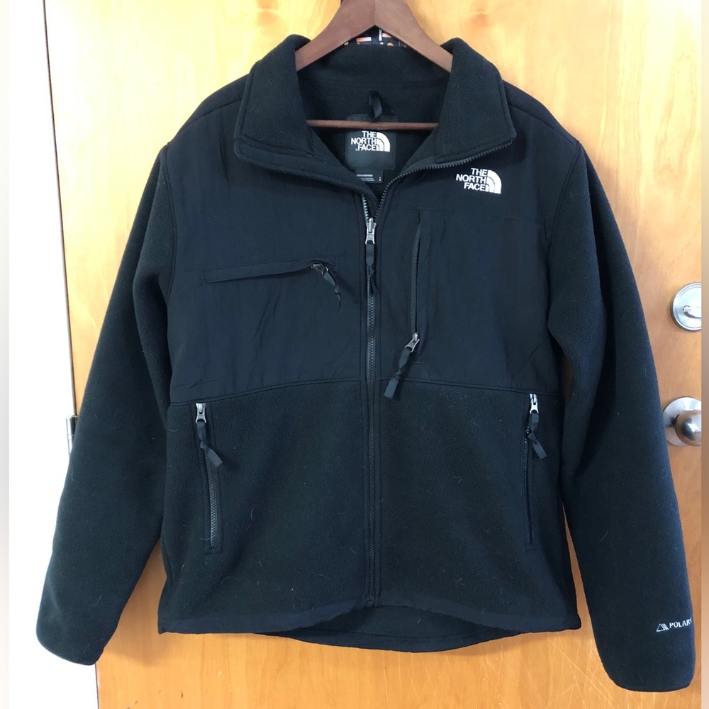 Men’s North Face Denali fleece jacket. Size LG. Purchased as gift but didn’t fit